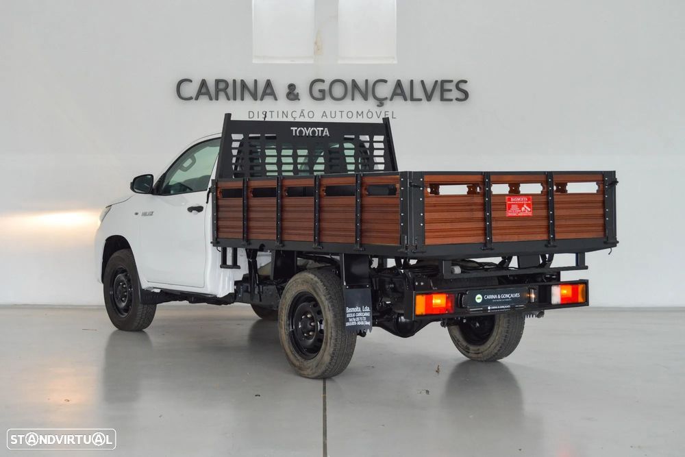 Toyota Hilux 2.4 D-4D 4X4 Cabine Simples 2L - 10