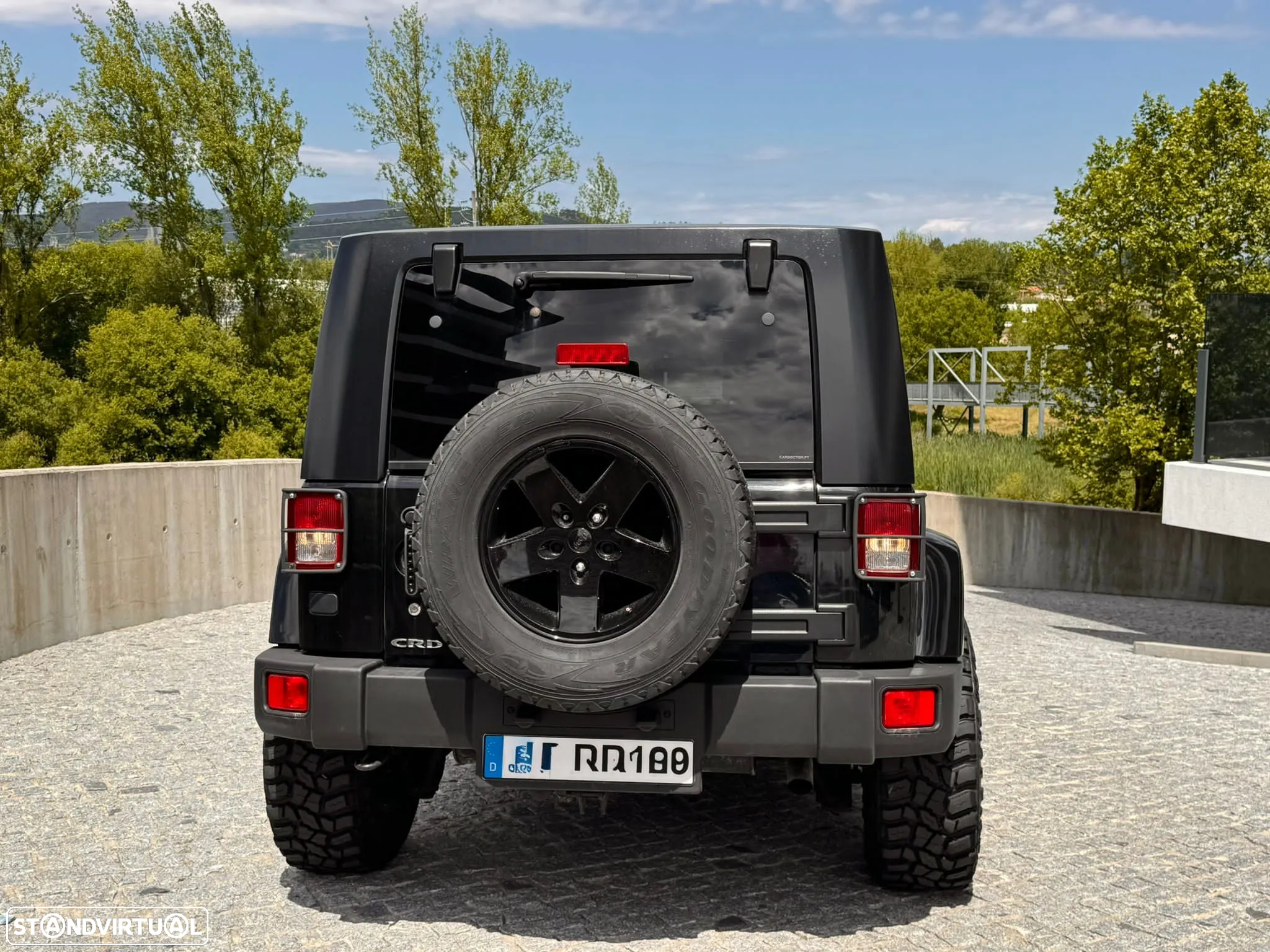 Jeep Wrangler Unlimited 2.8 CRD DPF Auto Sahara - 11
