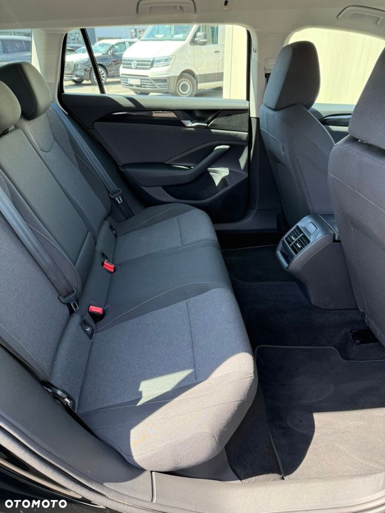 Volkswagen Passat - 26