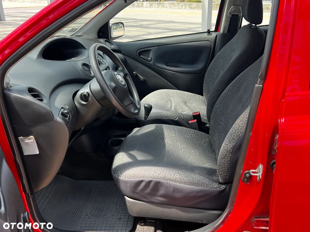 Toyota Yaris 1.0 Sol MM - 17