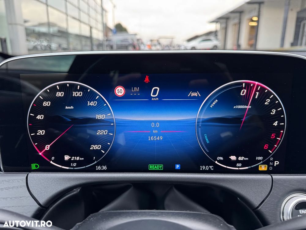 Mercedes-Benz E 300de 4Matic 9G-TRONIC AMG Line NIGHT Edition - 34