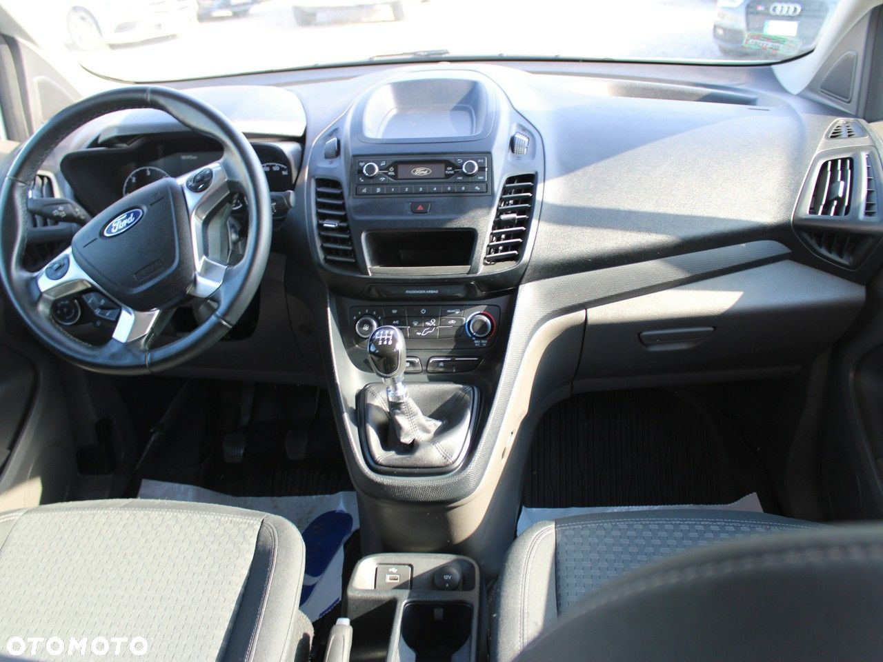 Ford Transit Connect - 18