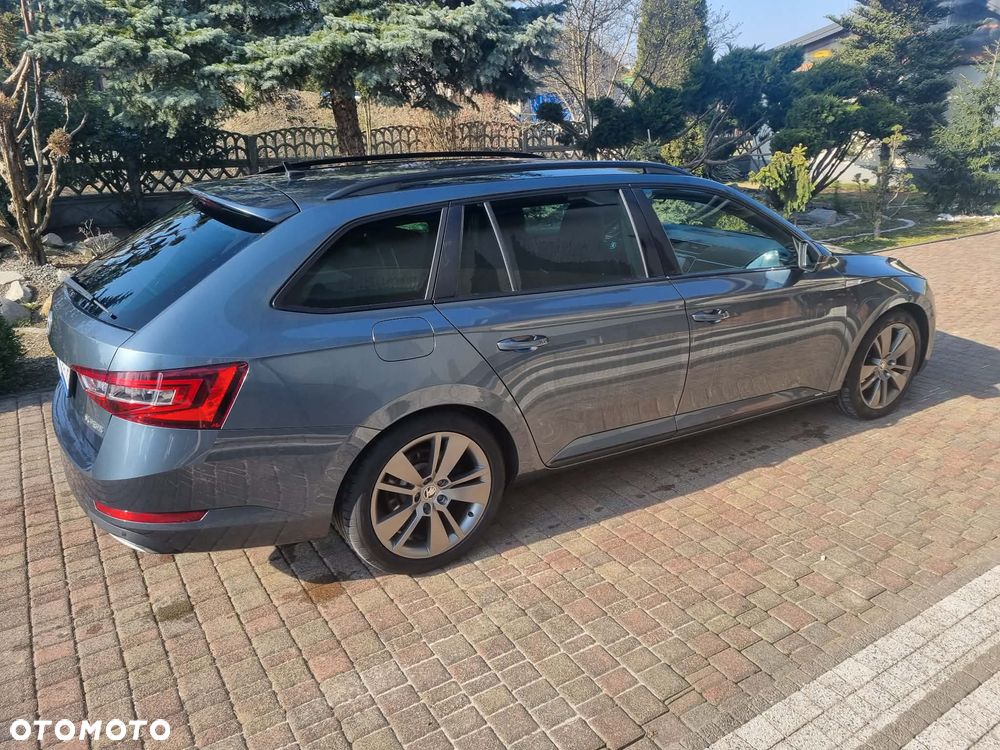 Skoda Superb 2.0 TDI Sportline DSG - 1