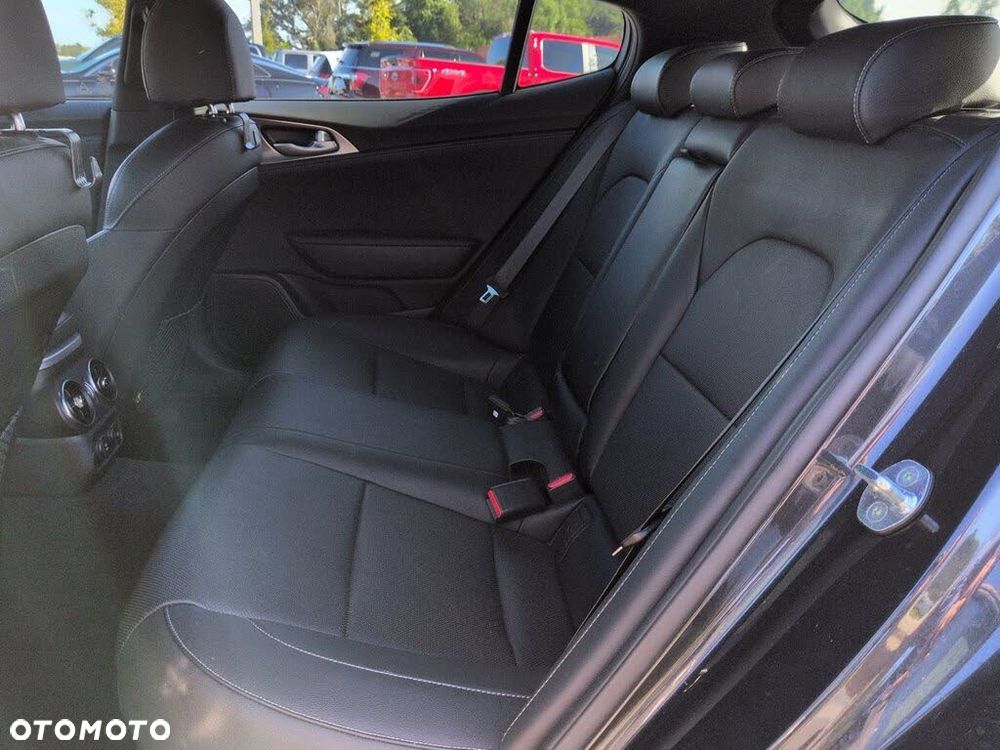 Kia Stinger 3.3 T-GDI V6 GT AWD - 15