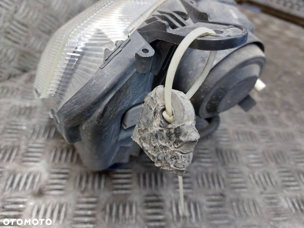 LAMPA LEWY PRZÓD OPEL MERIVA A EU VALEO 93321052 - 3