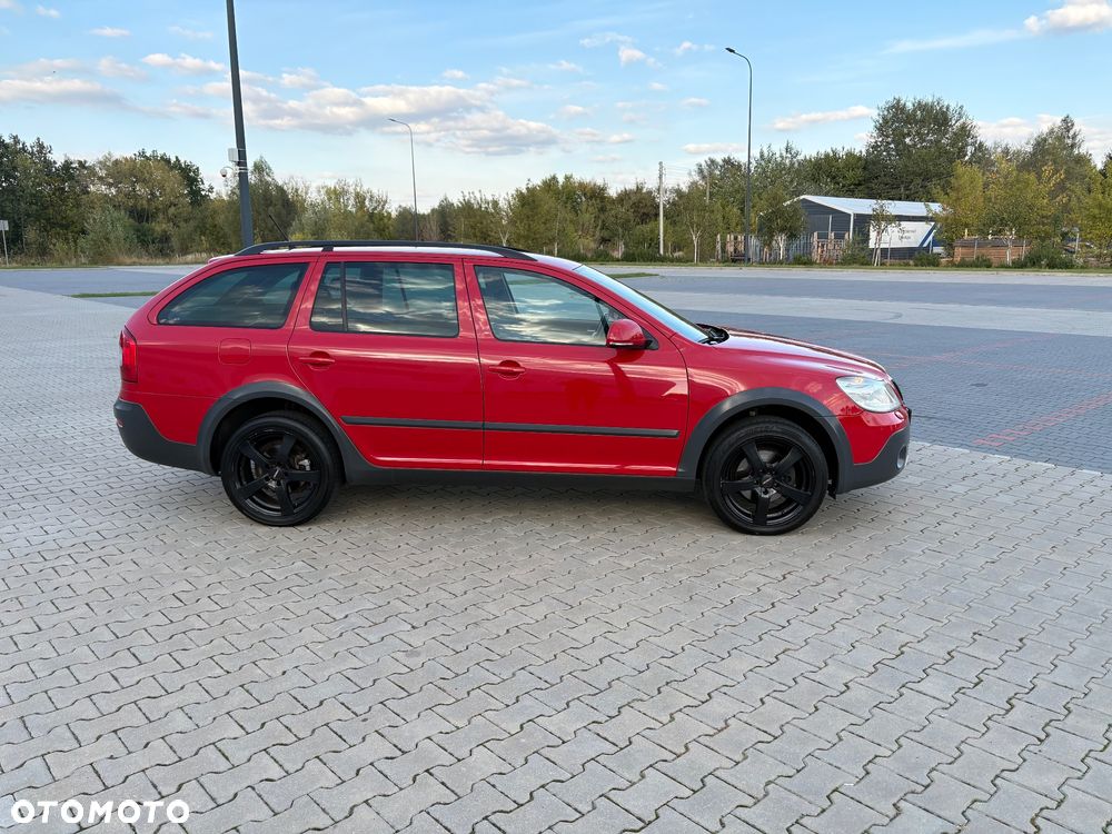 Skoda Octavia Scout 2.0 TDI DPF - 4