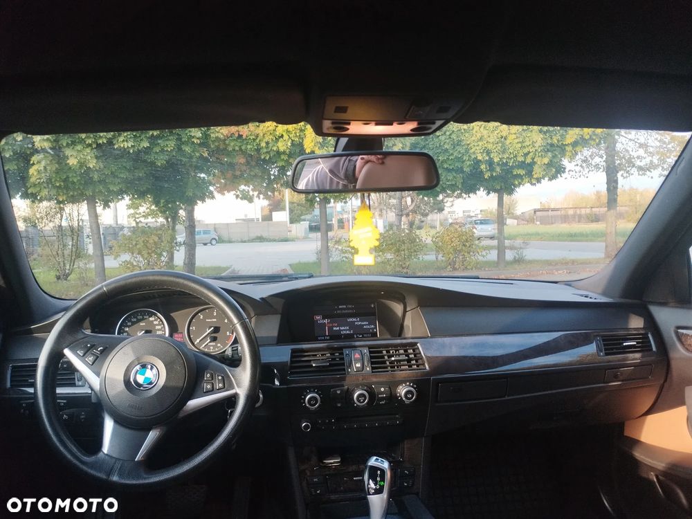 BMW Seria 5 520d Touring Edition Sport - 12