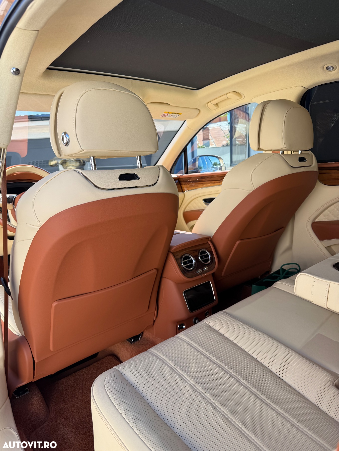 Bentley Bentayga - 17