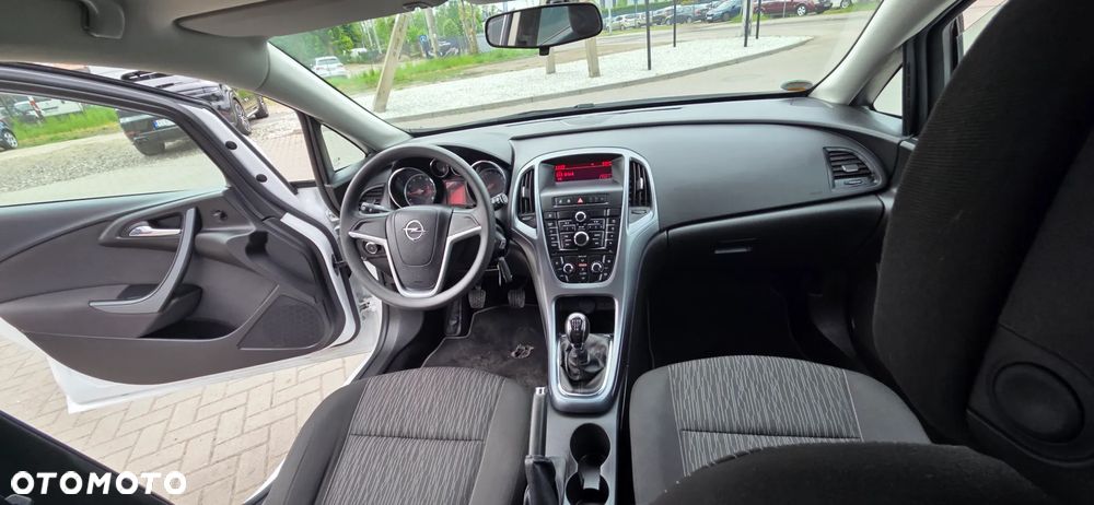 Opel Astra 1.6 Color Edition - 32
