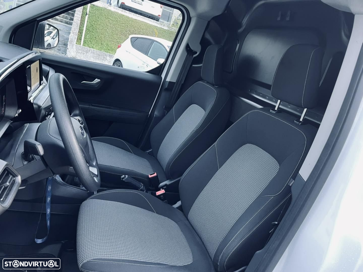 Ford Transit Courier 1.5 EcoBlue TREND - 13