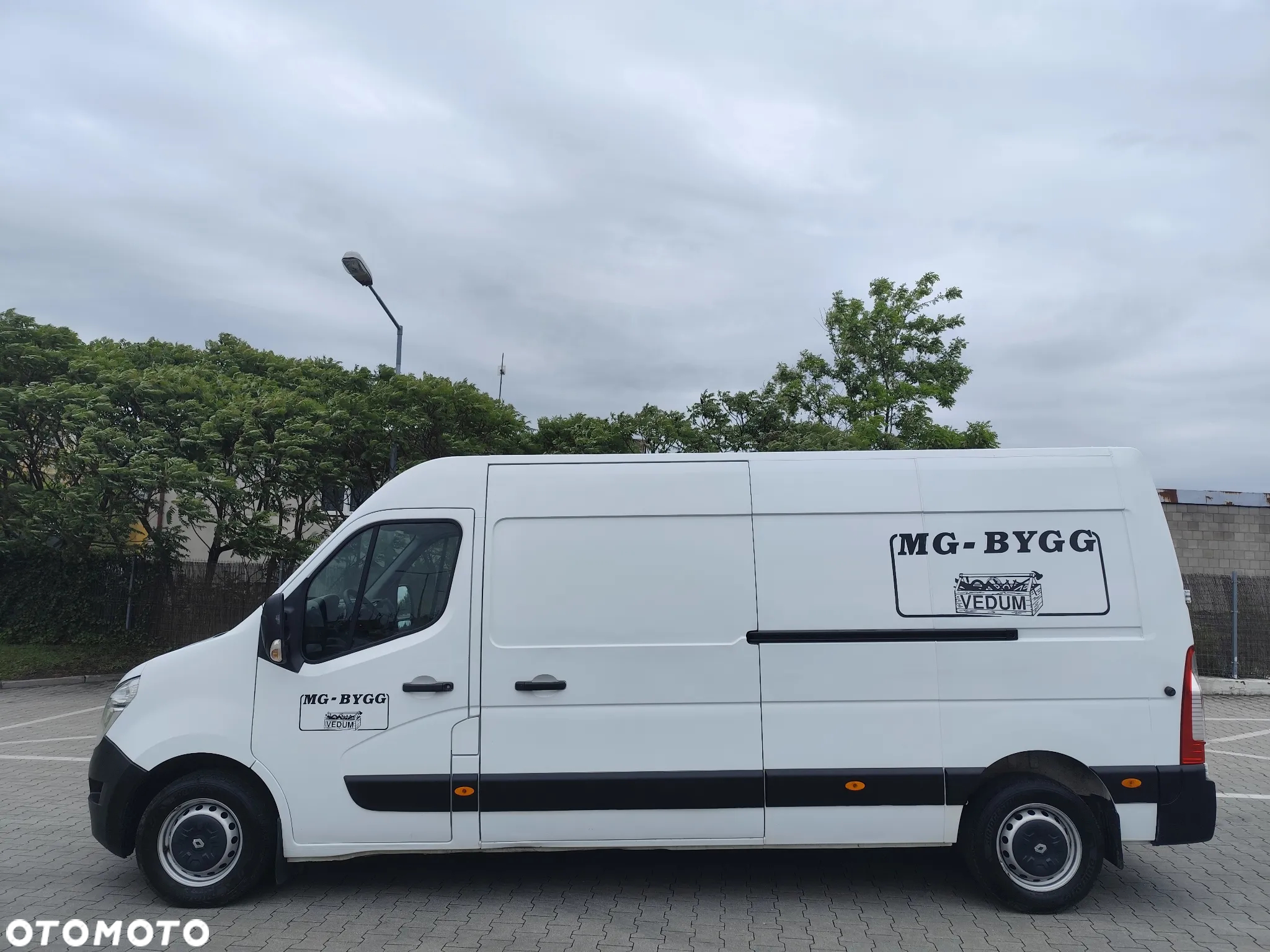 Nissan nv400 - 2
