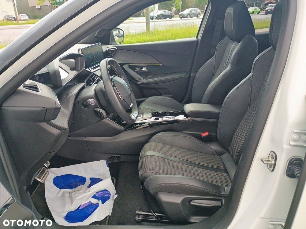 Peugeot 2008 - 10