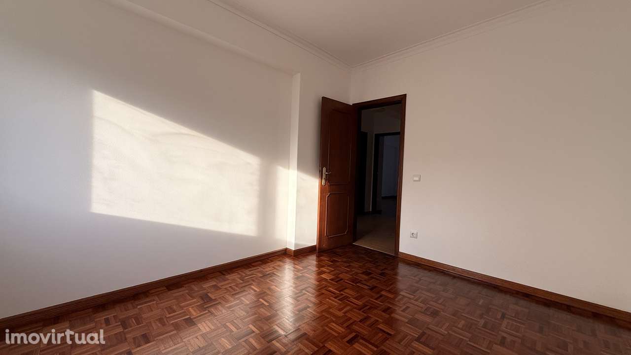 Apartamento T3 com 125 m2, garagem, R/C alto - Grande imagem: 5/14
