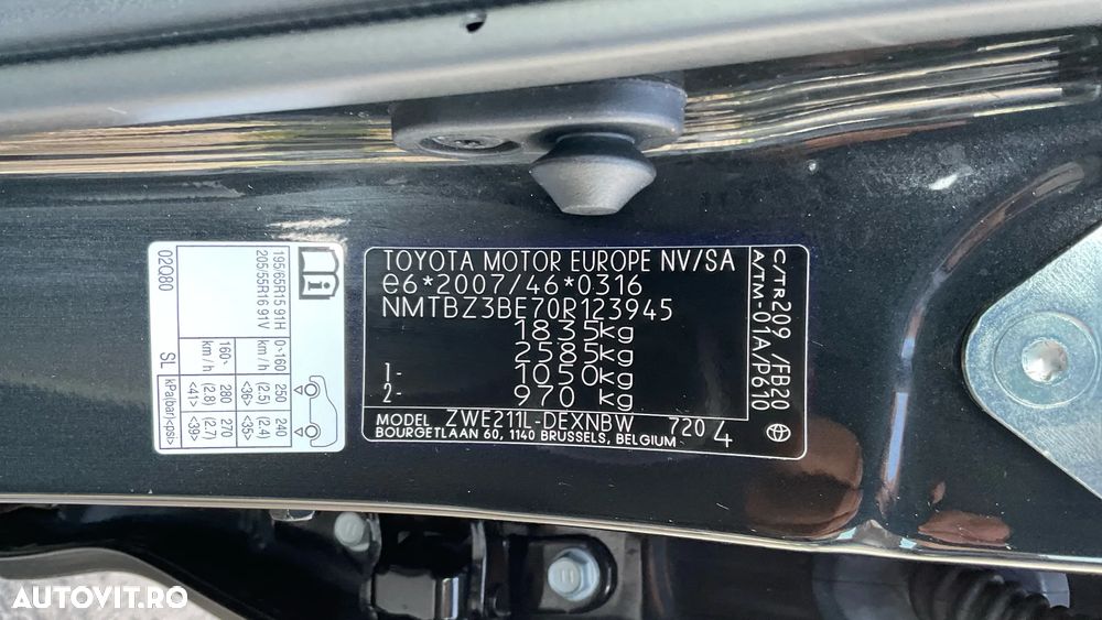 Toyota Corolla Sedan 1.8 HSD Business - 35