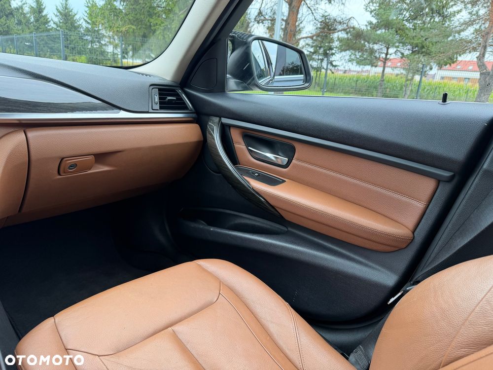 BMW Seria 3 328i xDrive - 21