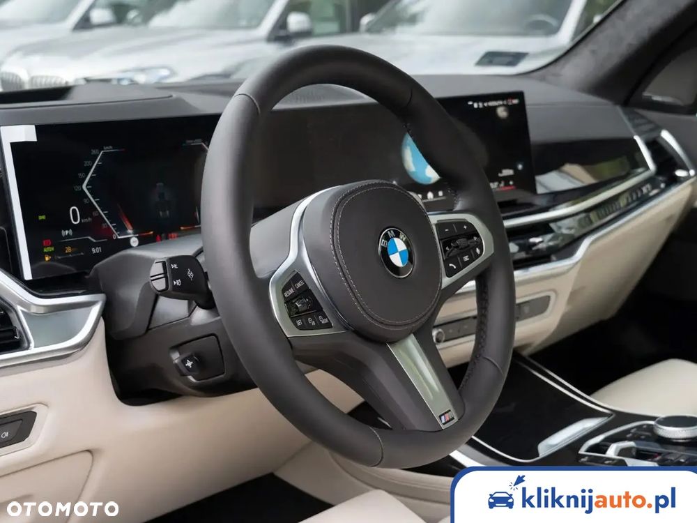 BMW X7 - 7