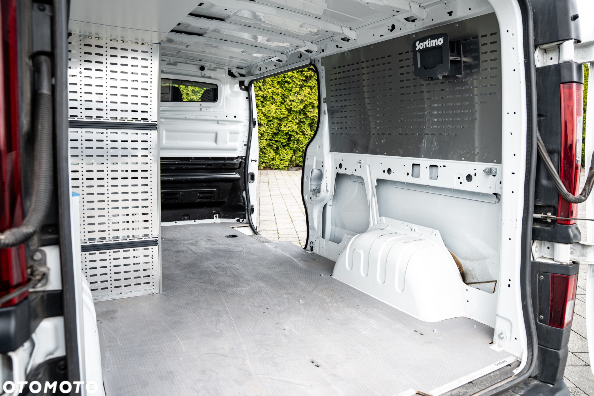 Opel Vivaro - 11