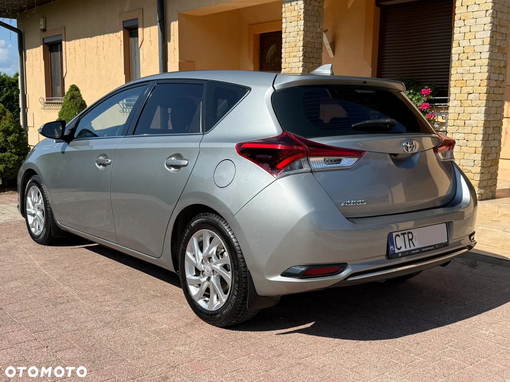 Toyota Auris - 4