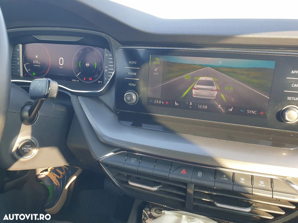 Skoda Octavia 2.0 TDI DSG Ambition - 11