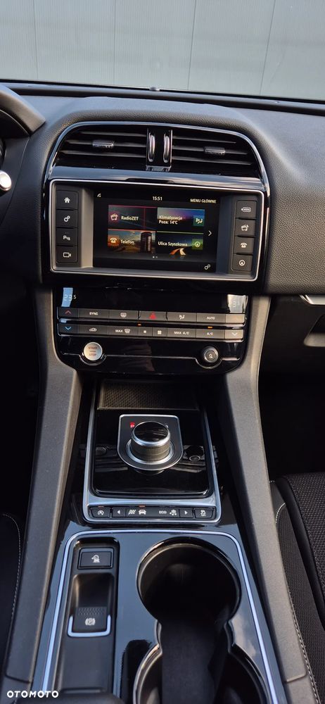 Jaguar F-Pace 2.0 i4D AWD R-Sport - 17