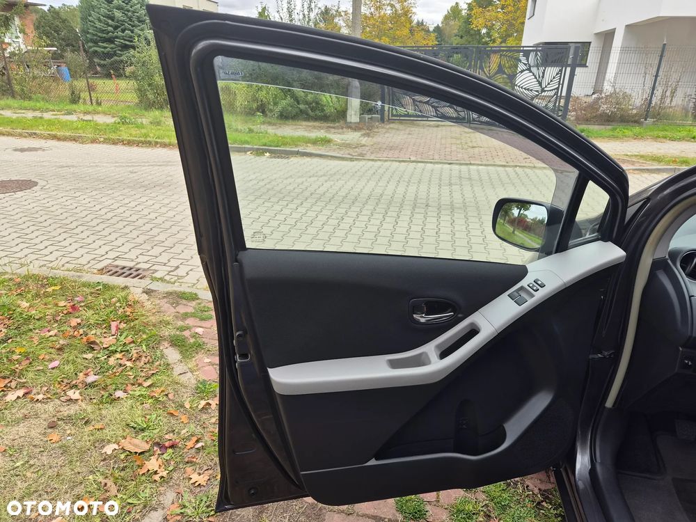 Toyota Yaris 1.0 VVT-i Cool Edition - 23