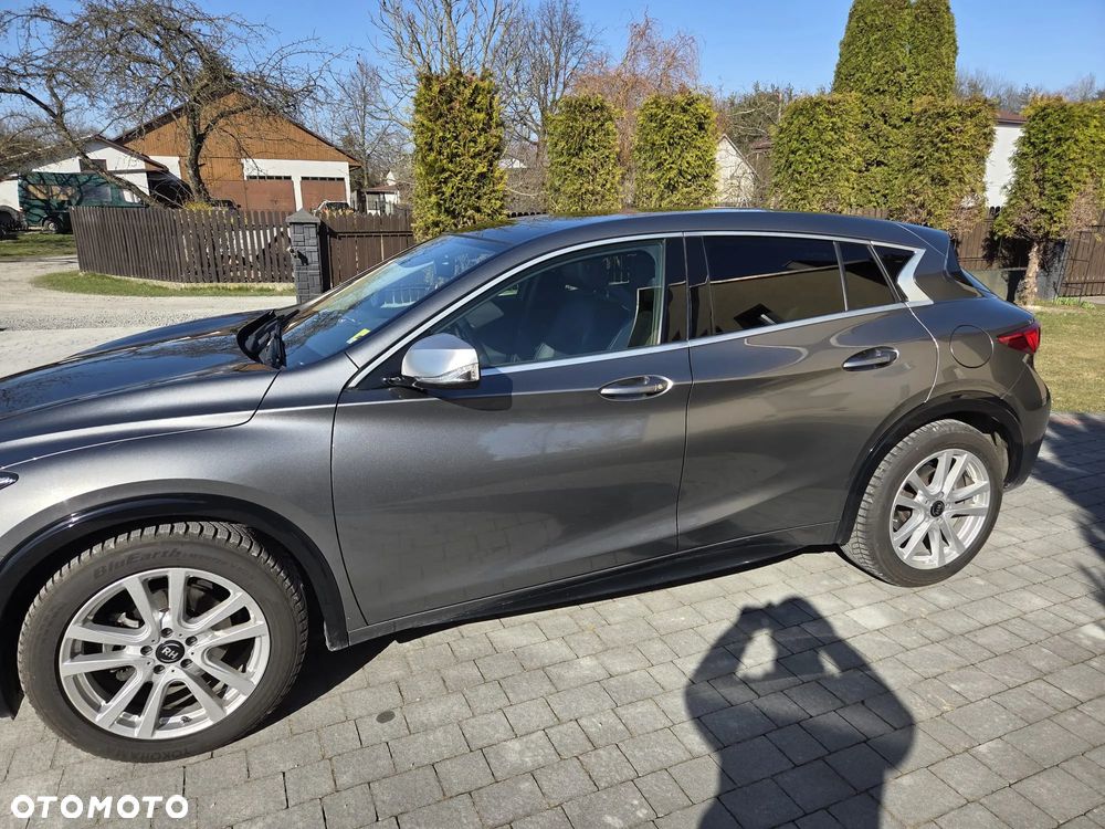 Infiniti Q30 1.6t Premium - 3