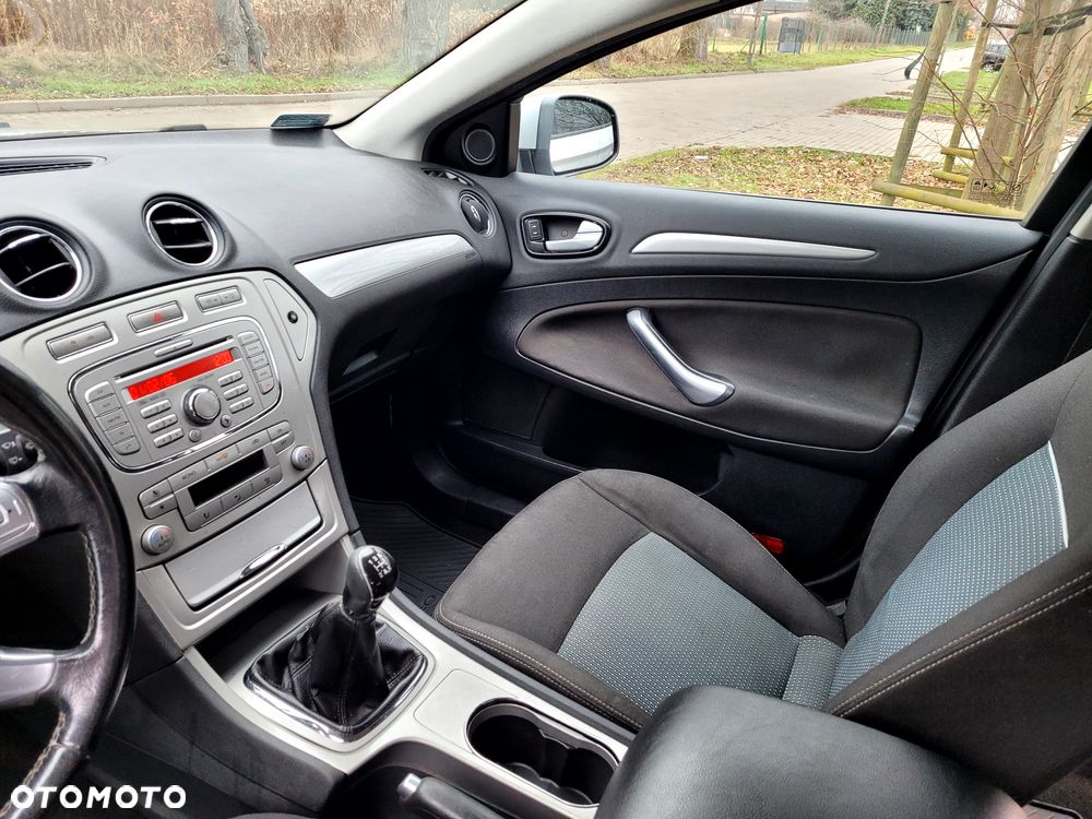 Ford Mondeo 2.0 Gold X - 29