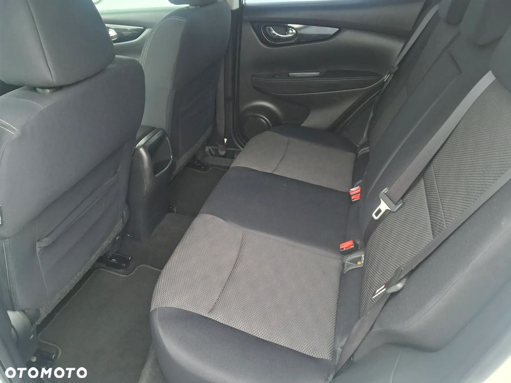 Nissan Qashqai 1.6 dCi 4 x 4 DPF Start/Stop tekna - 24