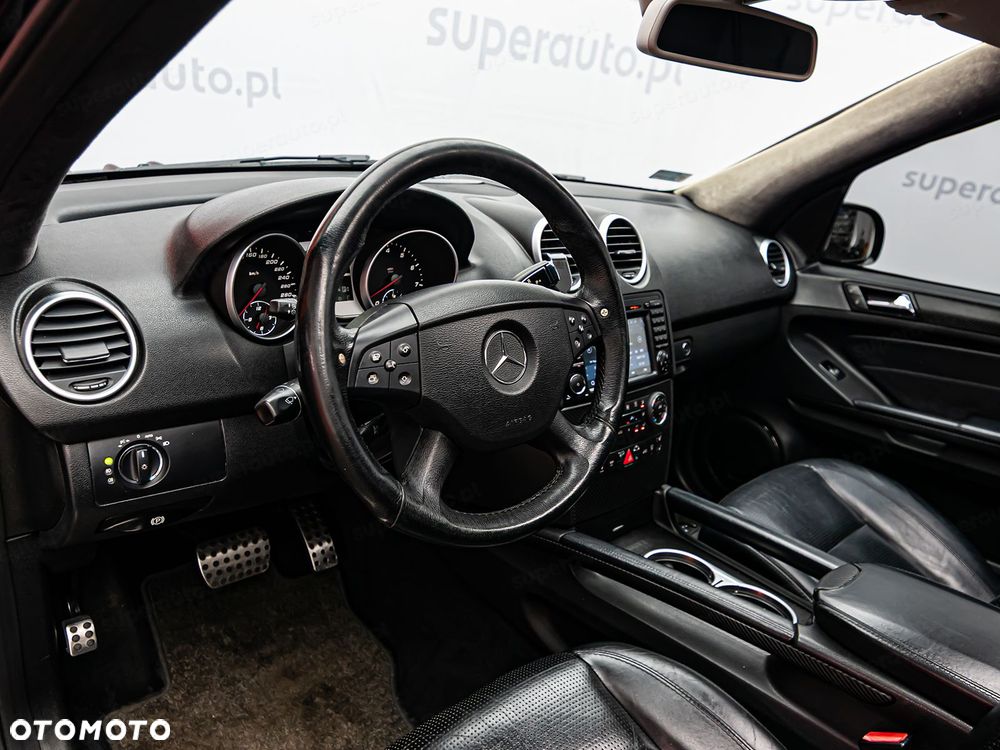 Mercedes-Benz ML - 12