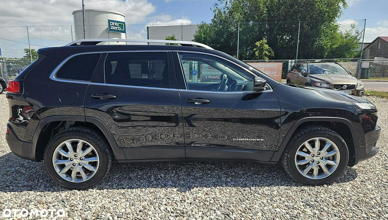 Jeep Cherokee - 19