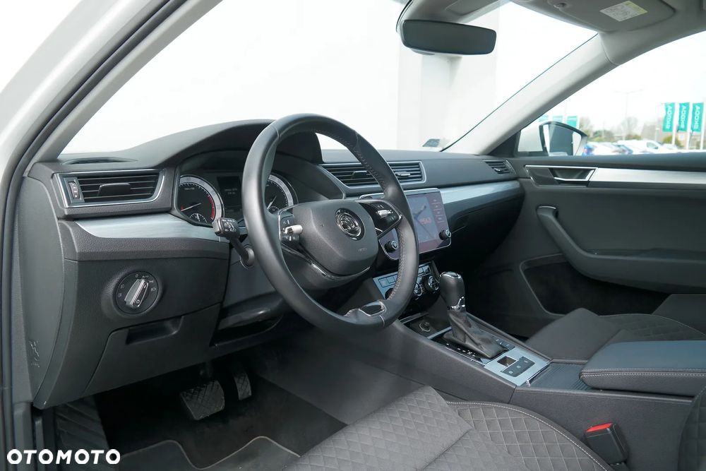 Skoda Superb 2.0 TSI Ambition DSG - 7