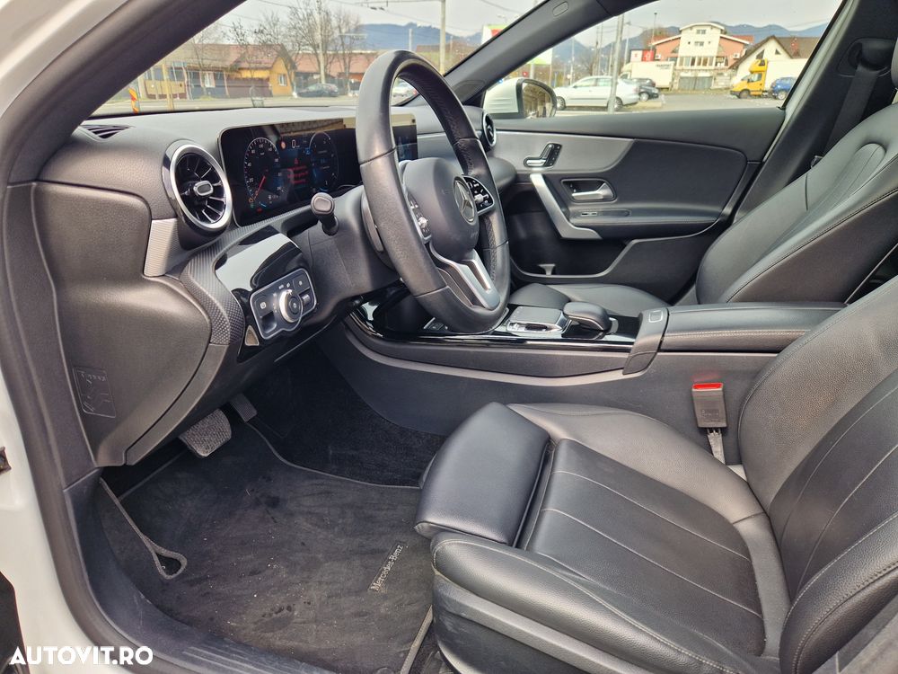 Mercedes-Benz A 220 Sedan 7G-DCT - 19