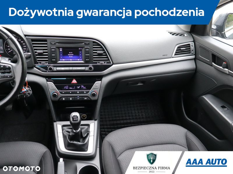 Hyundai Elantra - 9
