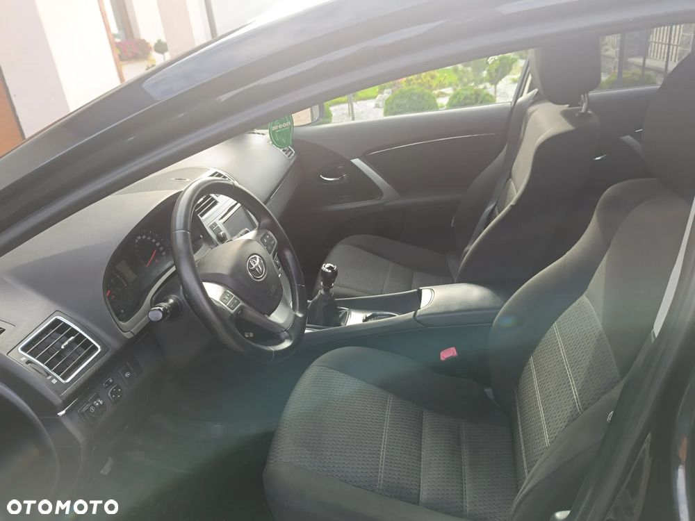 Toyota Avensis - 6
