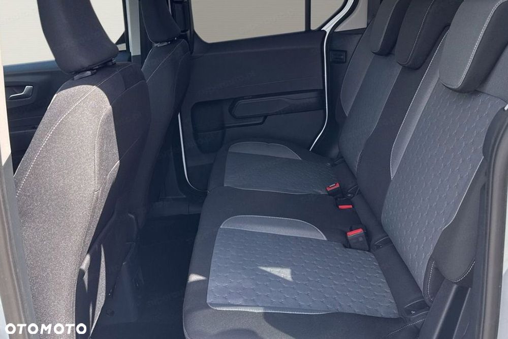 Ford Tourneo Courier - 13