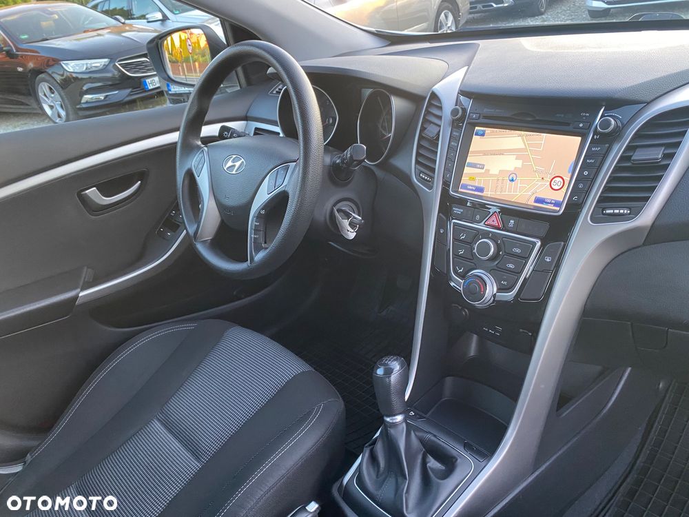 Hyundai i30 blue 1.4 Style - 24