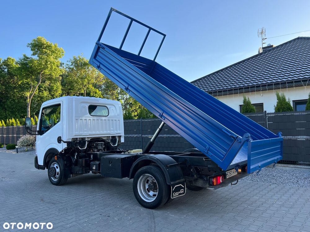 Renault Maxity - 25