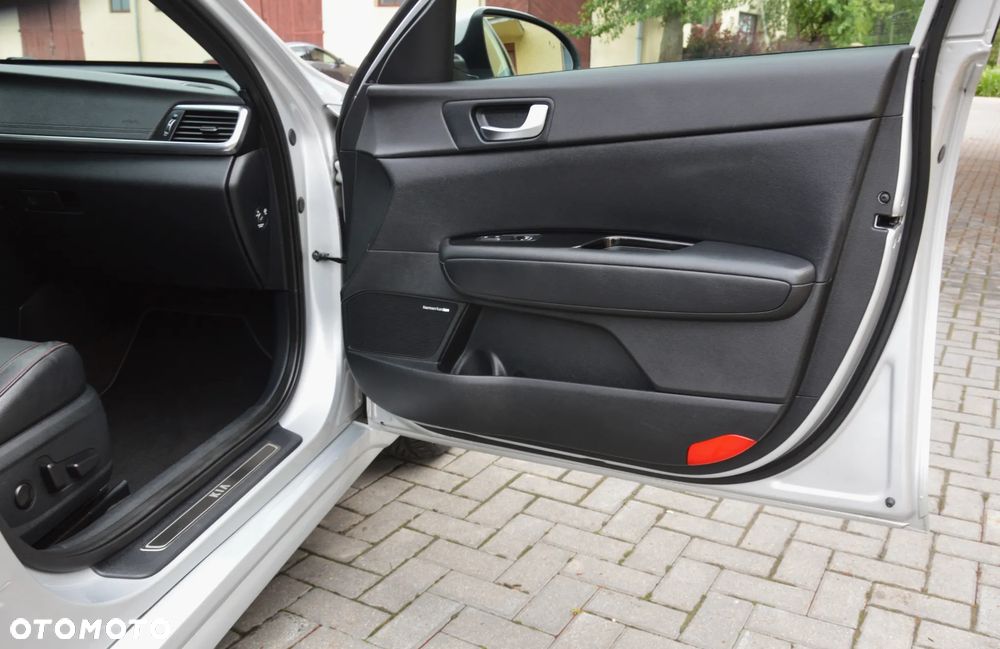 Kia Optima - 31
