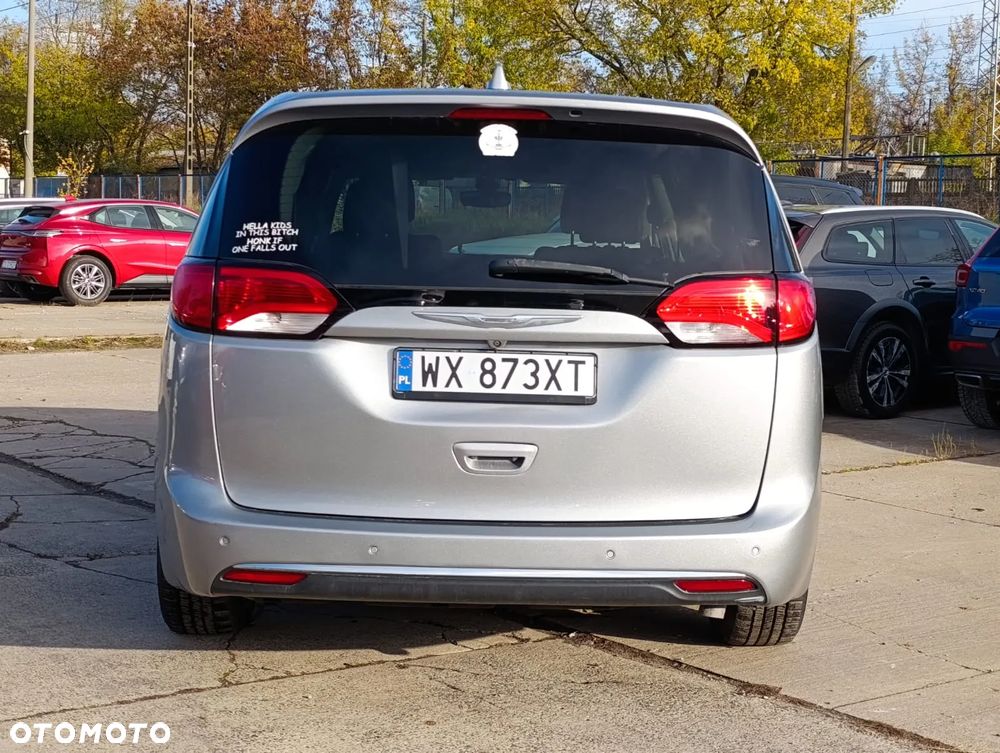 Chrysler Pacifica - 35