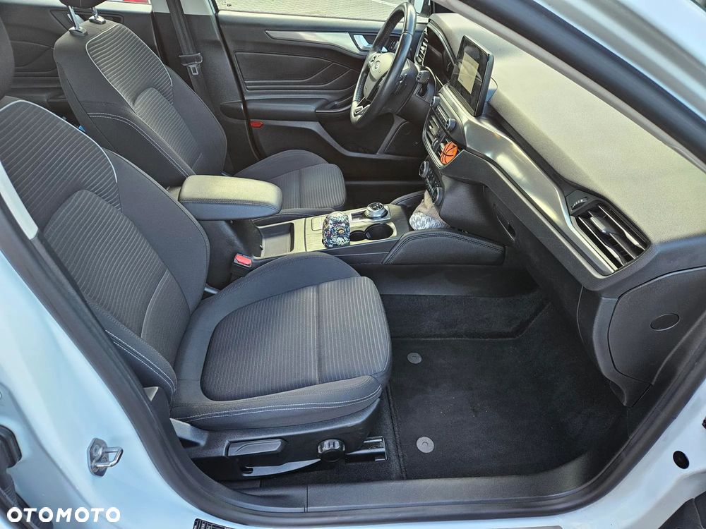 Ford Focus 1.5 EcoBlue Start-Stopp-System TITANIUM - 19
