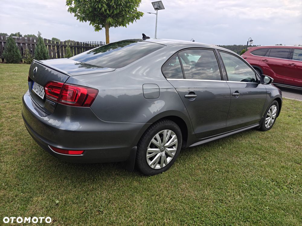 Volkswagen Jetta - 9