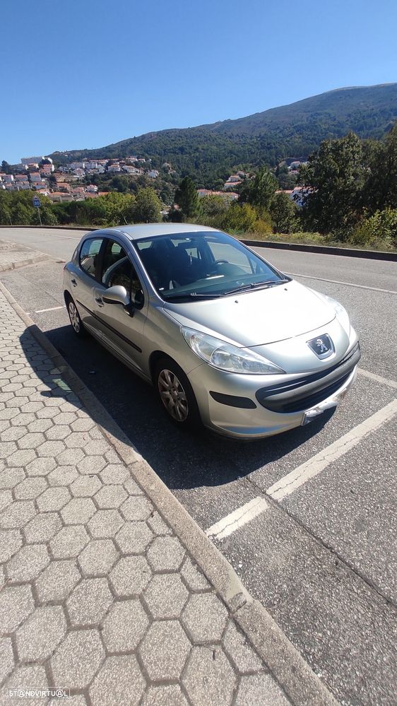 Peugeot 207