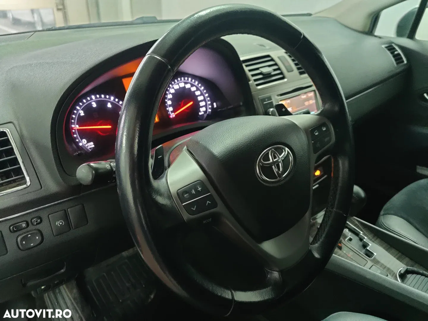 Toyota Avensis 2.2 D-CAT Aut. Elegance - 13
