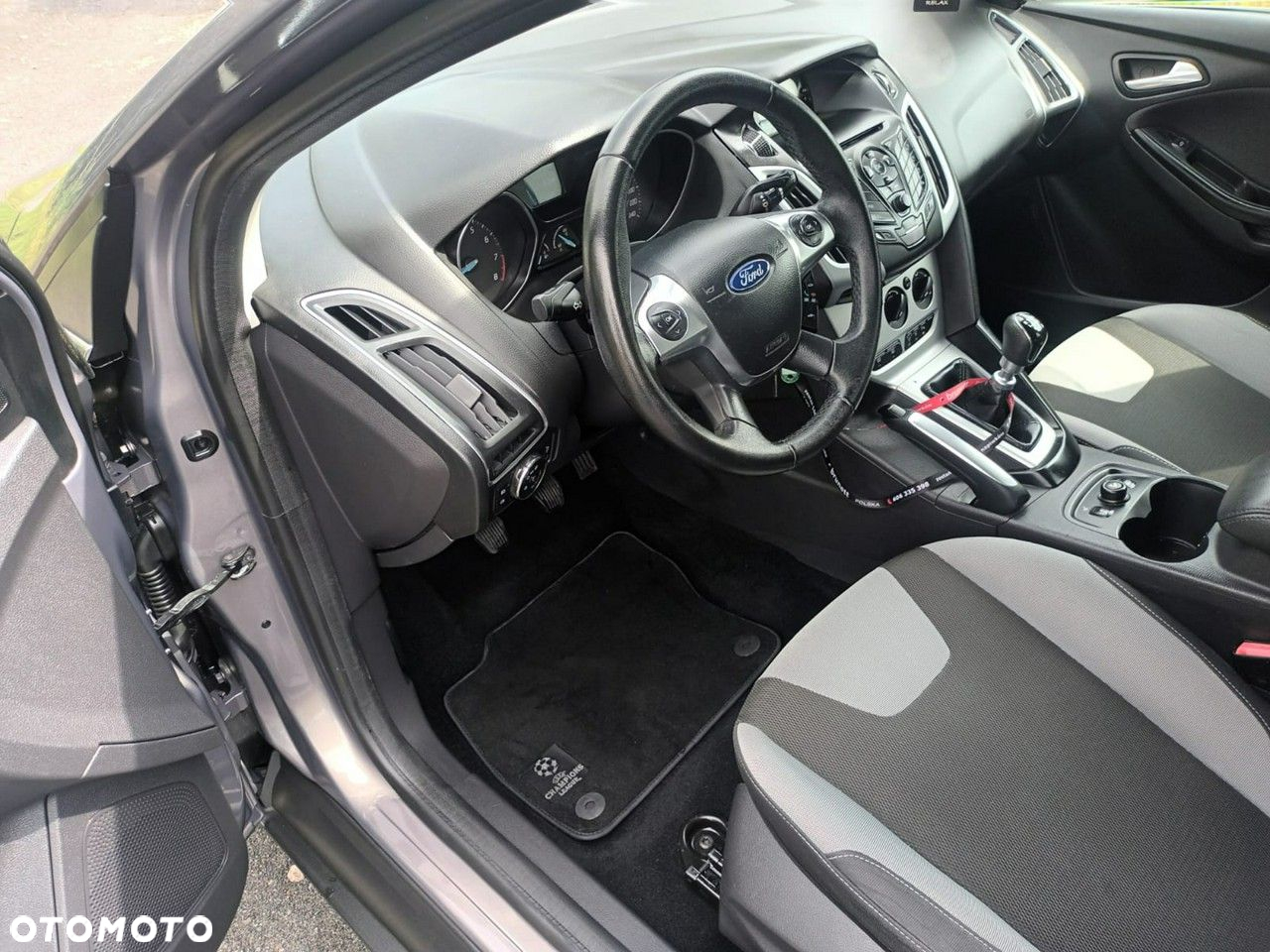 Ford Focus - 10