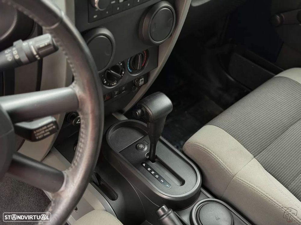 Jeep Wrangler 2.8 CRD ATX Sport - 8