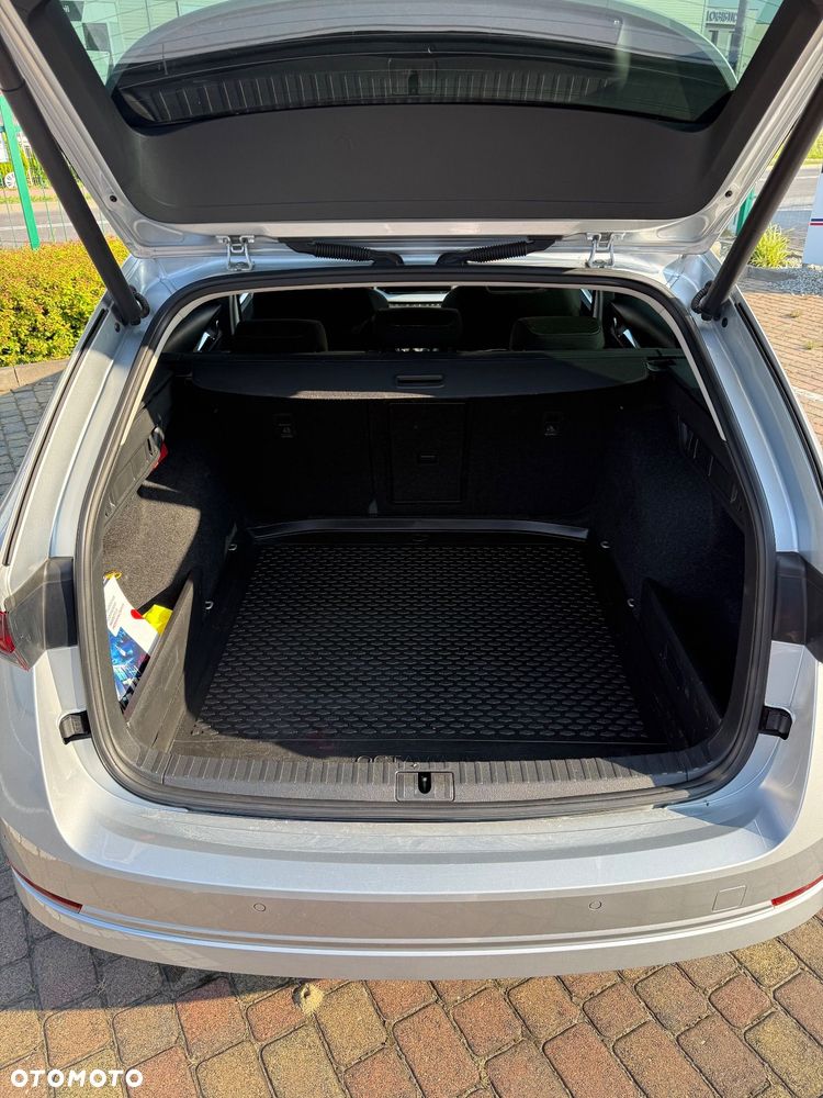 Skoda Octavia 1.5 TSI ACT Style - 9