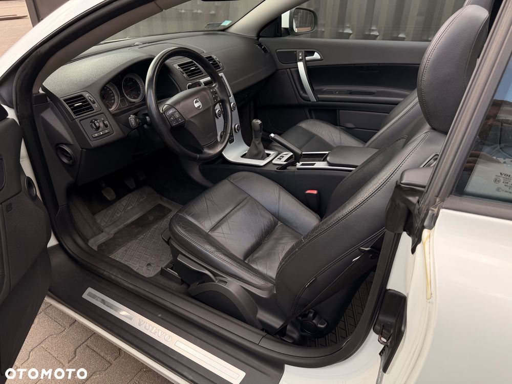 Volvo C70 2.0D Momentum - 13