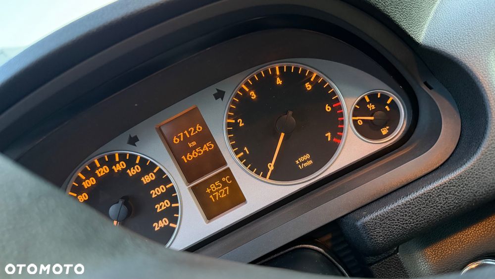 Mercedes-Benz Klasa B 180 BlueEFFICIENCY SPORT EDITION - 15