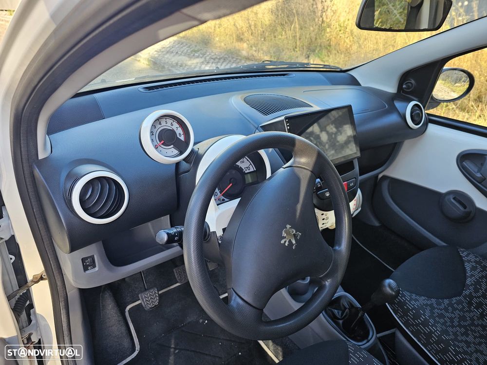 Peugeot 107 1.0 Urban - 7