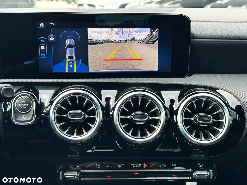 Mercedes-Benz CLA - 10